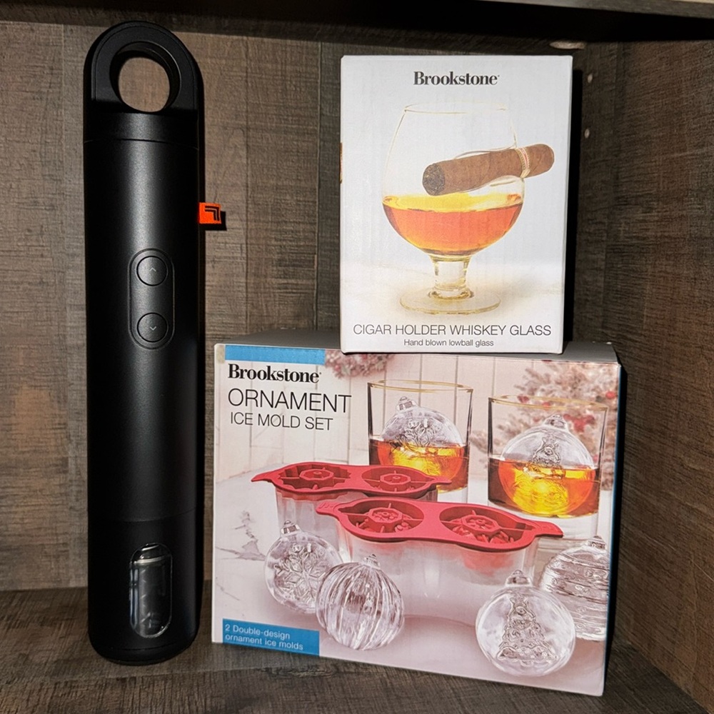 Lot—NWT BROOKSTONE BAR Accessories